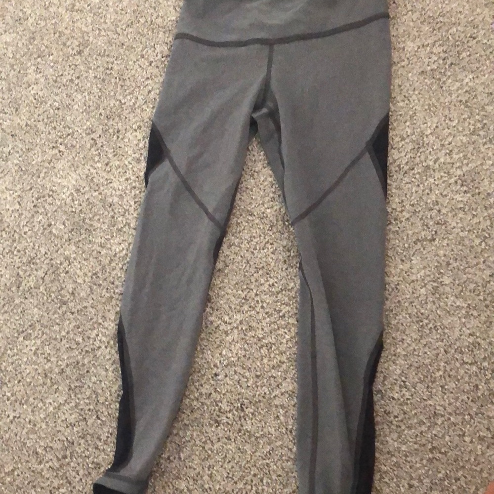 Under armor leggings. Small